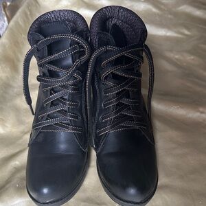 Stylish Black Leather Men's Boots